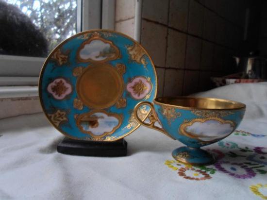 ０９０　オールドノリタケ　風景の小窓と金彩のカップ＆ソーサー