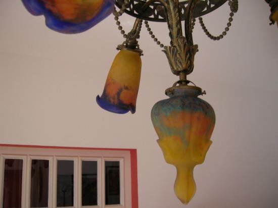 ０５５　ミューラー兄弟　オレンジ色のシーリングランプ