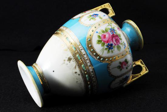 ０９４　オールドノリタケ 金盛手彩色薔薇図紋 両耳飾壺