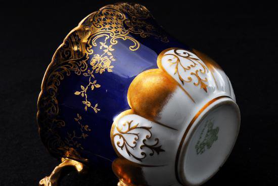 １４６　エインズレイ 金彩コバルト キャビネットセット