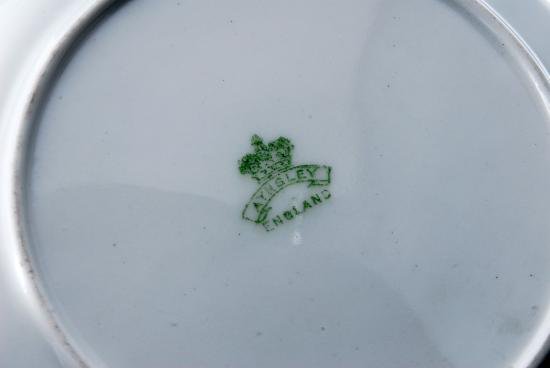 １４６　エインズレイ 金彩コバルト キャビネットセット