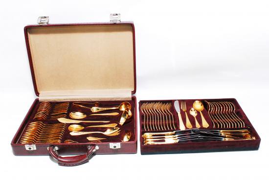 ００９　ゾーリンゲン 23/24K純金P.ドイツカトラリー７０本セット赤鞄