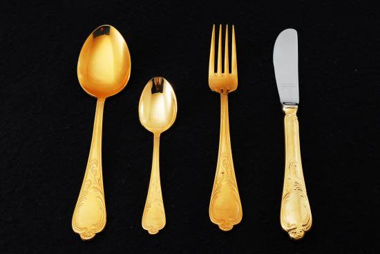 ００９　ゾーリンゲン 23/24K純金P.ドイツカトラリー７０本セット赤鞄