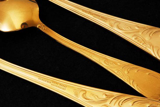 ００９　ゾーリンゲン 23/24K純金P.ドイツカトラリー７０本セット赤鞄