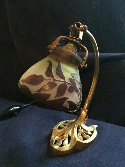 エミールガレ　クレマチスの花模様のテーブルランプ