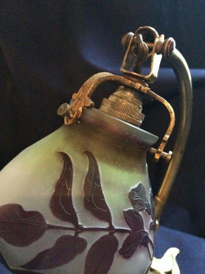 エミールガレ　クレマチスの花模様のテーブルランプ