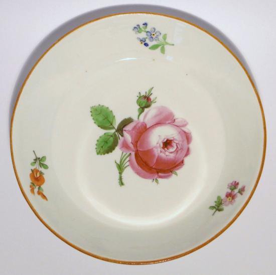 １５０　マイセン　赤いバラのカップ＆ソーサー　マルコリーニ期