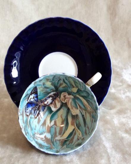 １４８　エインズレイ　蝶のカップ＆ソーサー