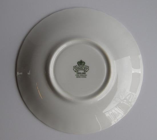 １４９　エインズレイ　イングランドローズのカップ＆ソーサー