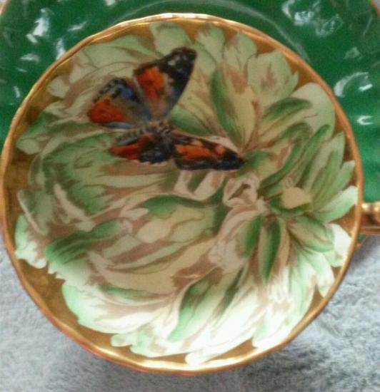 １５３　エインズレイ　蝶のカップ＆ソーサー　緑