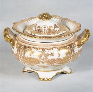 １５７　エインズレイ　金箔装飾のティーポット＆クリーム入れ＆砂糖入れ