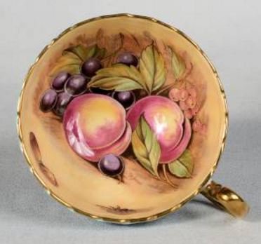 １６０　エインズレイ　フルーツ柄のティーカップ＆ソーサー　青