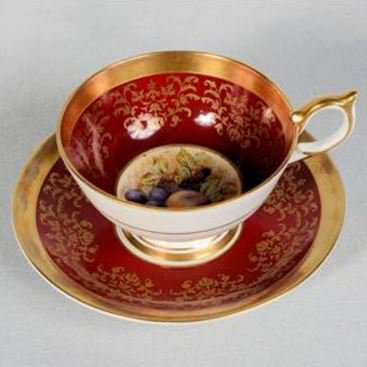 １６７　エインズレイ　果物柄のティーカップ＆ソーサー　深紅