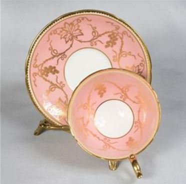 １６８　エインズレイ　葡萄のティーカップ＆ソーサー　パステルピンク