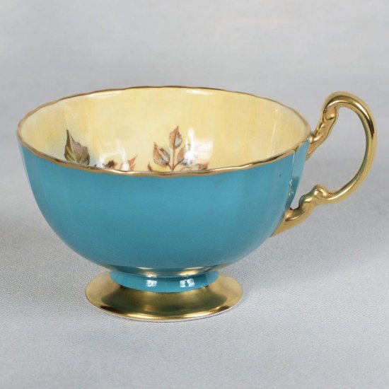 １７０　エインズレイ　果物柄のティーカップ＆ソーサー　水色