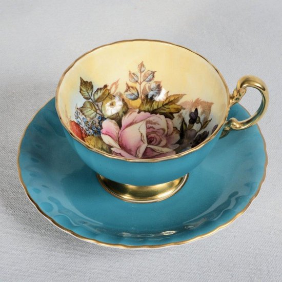 １７０　エインズレイ　果物柄のティーカップ＆ソーサー　水色