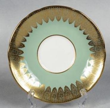 １７５　エインズレイ　花のティーカップ＆ソーサー　緑／金