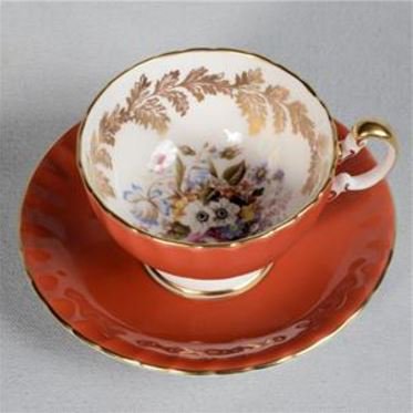 １８２　エインズレイ　お花のティーカップ＆ソーサー　オレンジ色