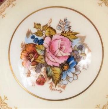 １８３　エインズレイ　お花のティーカップ＆ソーサー　赤／白