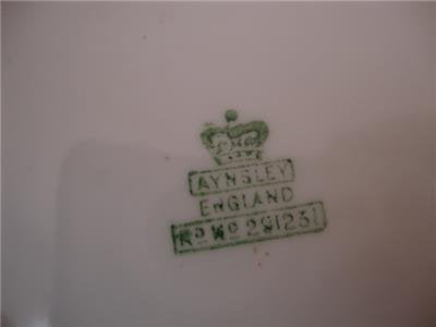 １８９　エインズレイ　伊万里　ティーセット3点