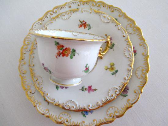 １５５　マイセン(meissen) スキャタードフラワー（小花散らし）キャビネットトリオセット