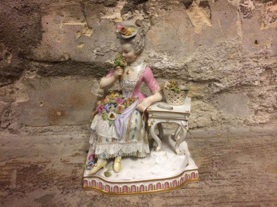 マイセン人形（フィギュリン・フィギュア）ケンドラー作　嗅覚の寓意