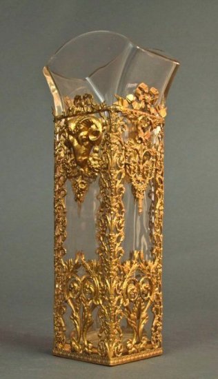 ０８８　バカラ　19世紀のフランス製ブロンズのバカラクリスタル花瓶