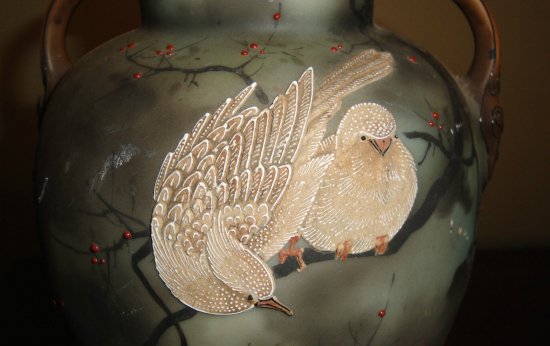 １４１　オールドノリタケ　盛り上げ　花瓶　鳥