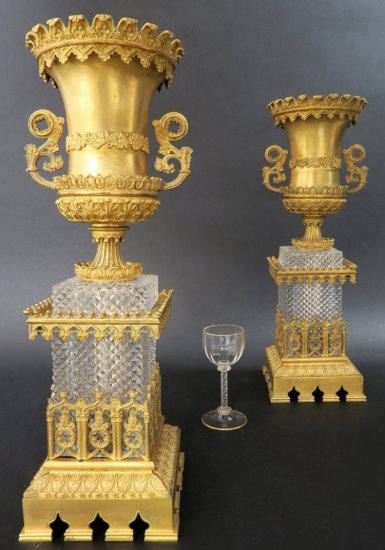 ０９９　バカラ　精巧なバカラ/ロシアのブロンズとクリスタルの花瓶