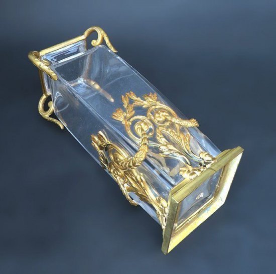 １０５　バカラ　フランス製ブロンズとクリスタルの花瓶