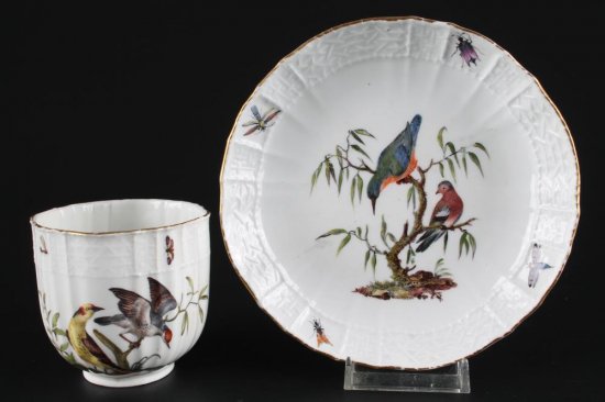 １５６　マイセン　小鳥と蝶と昆虫の模様のカップ＆ソーサー