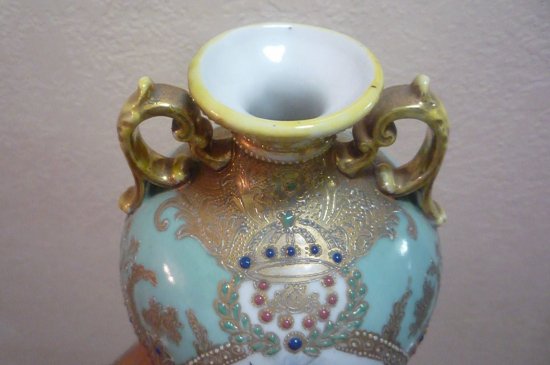 １４３　オールドノリタケ　金彩ジュエル　肖像画付き花瓶