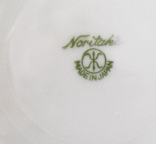 １４８　オールドノリタケ　ローズと小窓のカップ＆ソーサーとプレートの3点セット