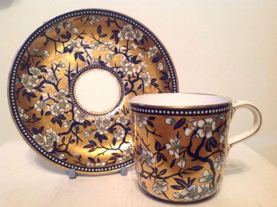 ０１５　コールポート　金彩ビーズ付カップ＆ソーサー