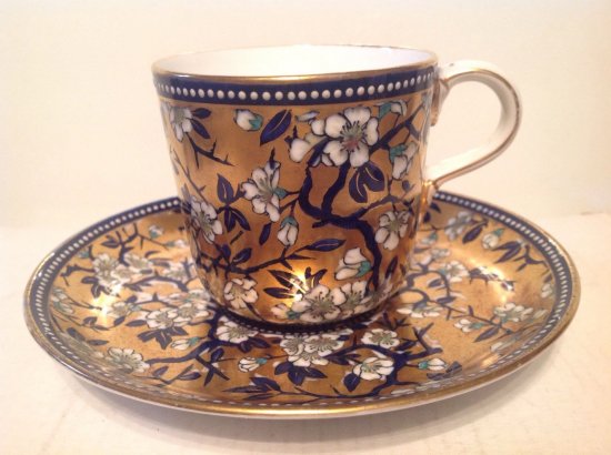０１５　コールポート　金彩ビーズ付カップ＆ソーサー