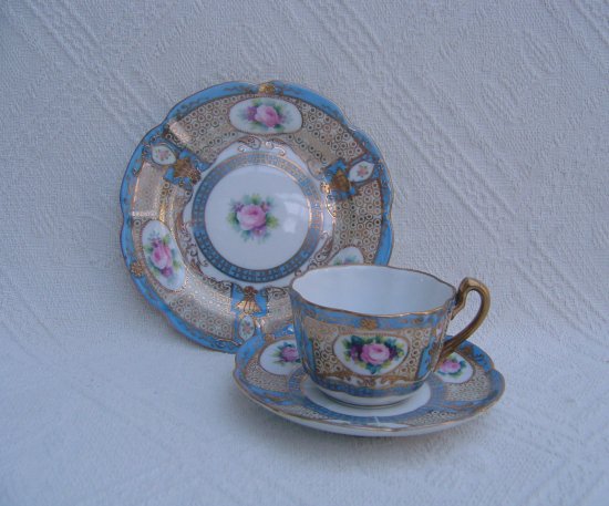 １５１　オールドノリタケ　金彩花模様　3点セット