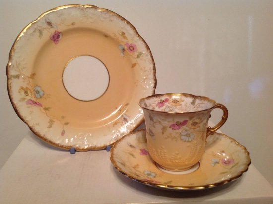 １９１　エインズレイ　花模様のカップ＆ソーサーとお皿のセット