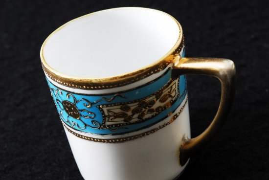 １６２　オールドノリタケ 金盛上蒼地花図紋 カップ＆ソーサー