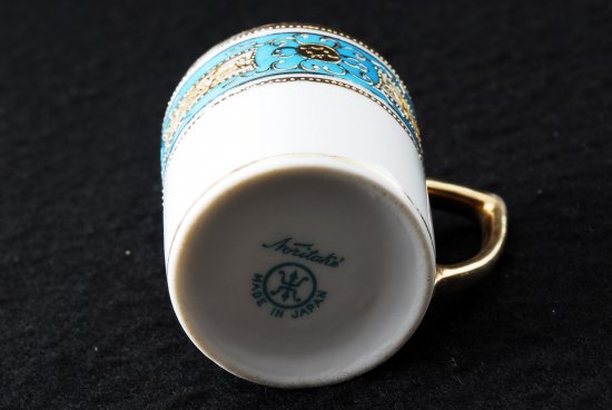 １６２　オールドノリタケ 金盛上蒼地花図紋 カップ＆ソーサー