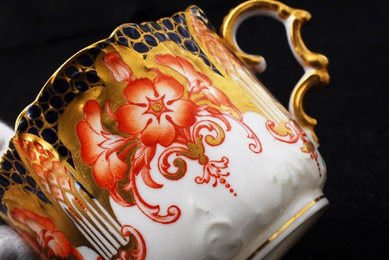 １９３　エインズレイ 金彩伊万里文様 キャビネットセット