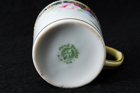 １６９　オールドニッポン・ノリタケ 金彩盛上げ薔薇図紋 デミタスカップ＆ソーサー