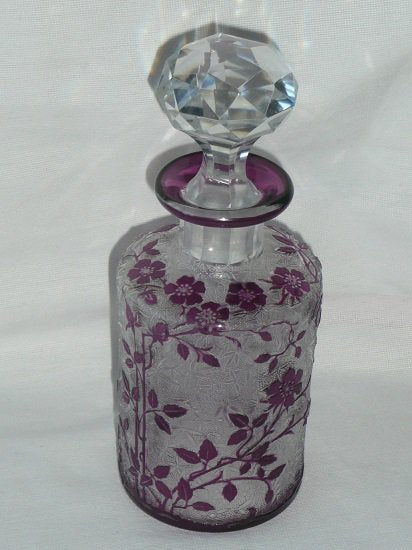 １３５　バカラ　香水瓶　EGLANTIER　ピンク色被せクリスタル