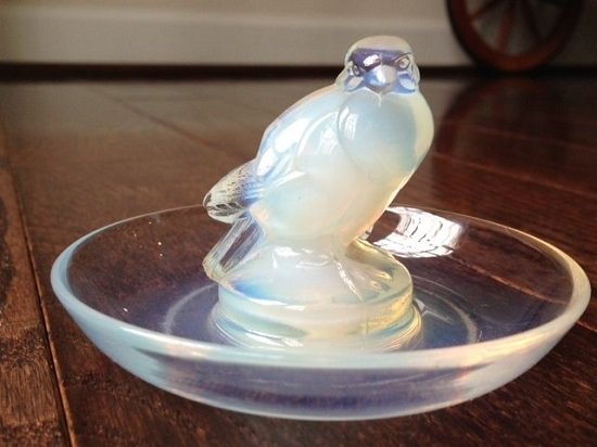 ２９２　ルネラリック　Moineau（雀）灰皿　No. 284　 “R.Lalique”の刻印入り　フランス