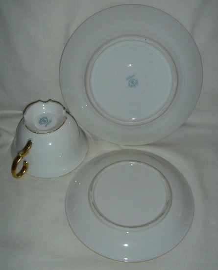 １７７　オールドノリタケ　磁器　手描きのピンクローズの カップ＆ソーサーとプレートの３点セット