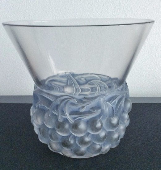 ２９４　ルネラリック　Cerises（さくらんぼ）花瓶　ソフトブルー　1930年頃　刻印入り