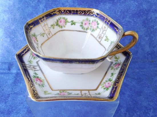 アンティーク　オールドノリタケ　コバルトと金箔　ローズ　カップ＆ソーサー、小皿　三点セット