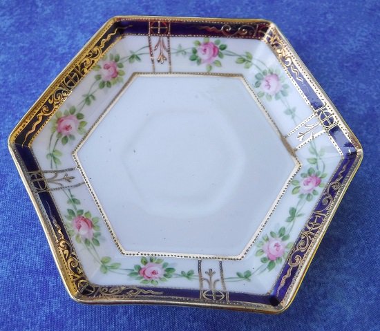 アンティーク　オールドノリタケ　コバルトと金箔　ローズ　カップ＆ソーサー、小皿　三点セット