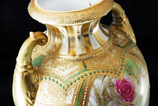 １８４　オールドノリタケ ニッポン 金盛ジュエル薔薇図紋両手花瓶