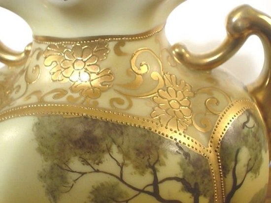 １８７　美しいオールドノリタケの花瓶　ハンドペイント　金盛　村の中を歩く雄牛