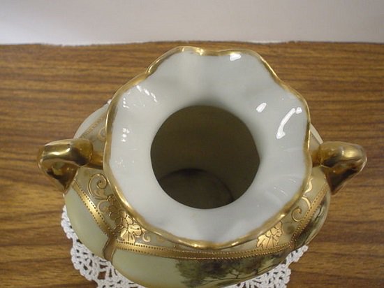 １８７　美しいオールドノリタケの花瓶　ハンドペイント　金盛　村の中を歩く雄牛